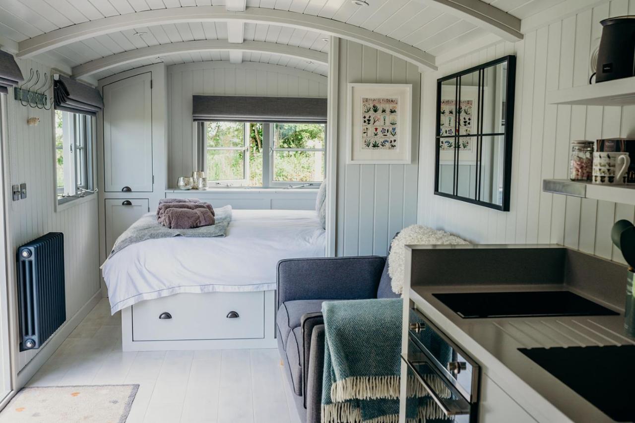 Blatchford Briar - Award Winning Private Shephards Huts With Their Own Secluded Hot Tubs Milton Abbot ภายนอก รูปภาพ