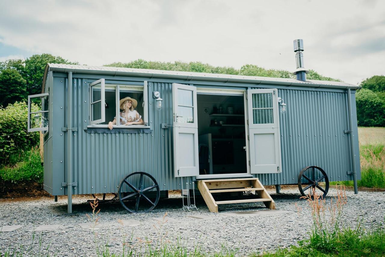 Blatchford Briar - Award Winning Private Shephards Huts With Their Own Secluded Hot Tubs Milton Abbot ภายนอก รูปภาพ