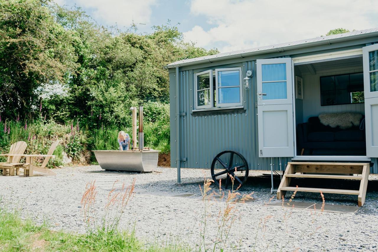 Blatchford Briar - Award Winning Private Shephards Huts With Their Own Secluded Hot Tubs Milton Abbot ภายนอก รูปภาพ