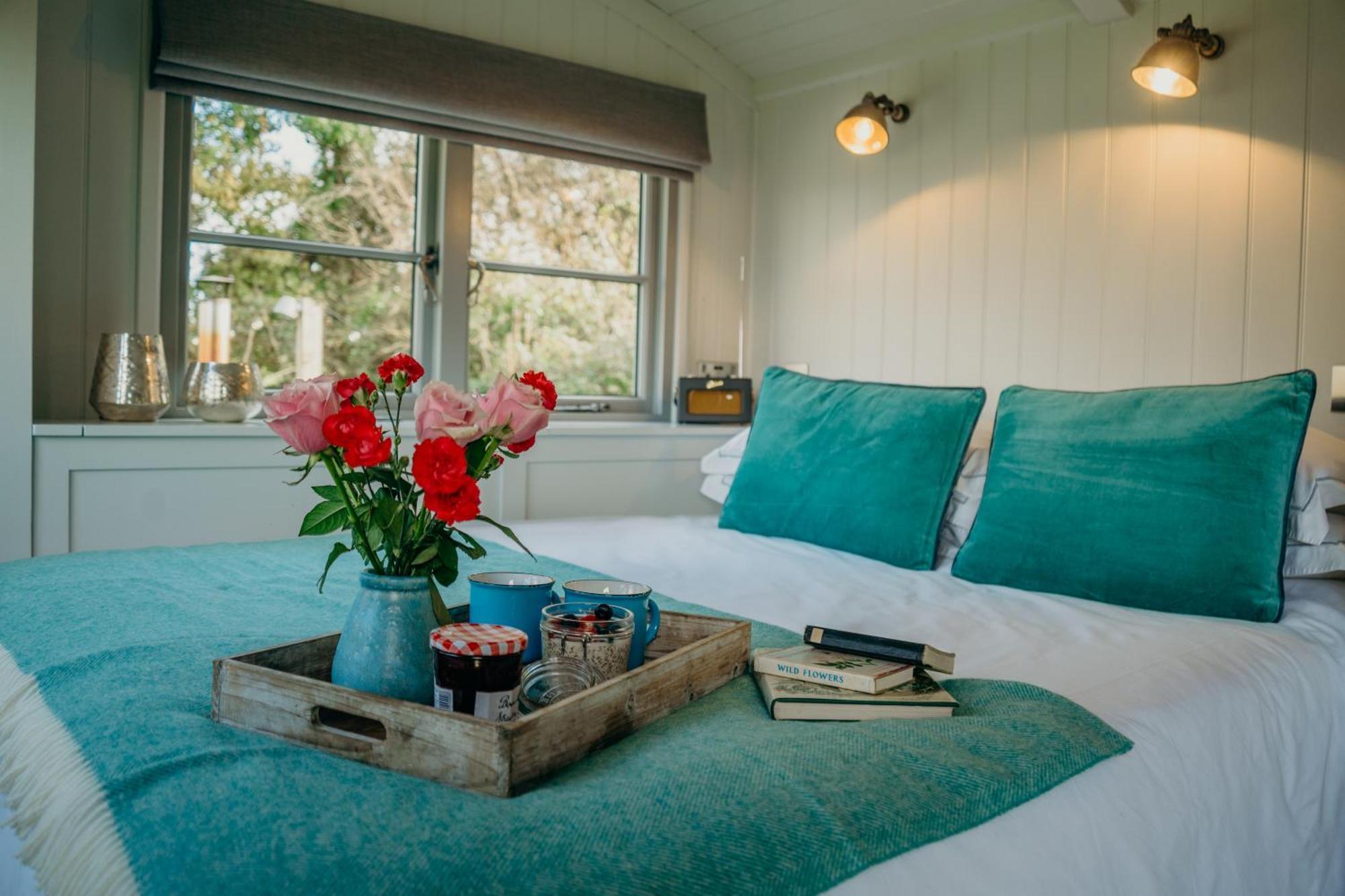 Blatchford Briar - Award Winning Private Shephards Huts With Their Own Secluded Hot Tubs Milton Abbot ภายนอก รูปภาพ